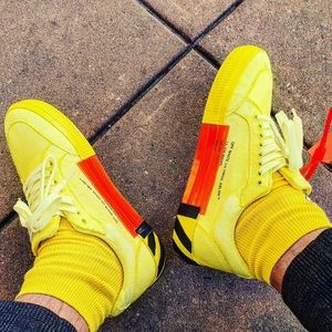 OFF-WHITE yellow vulcanized size 10.5 authentic